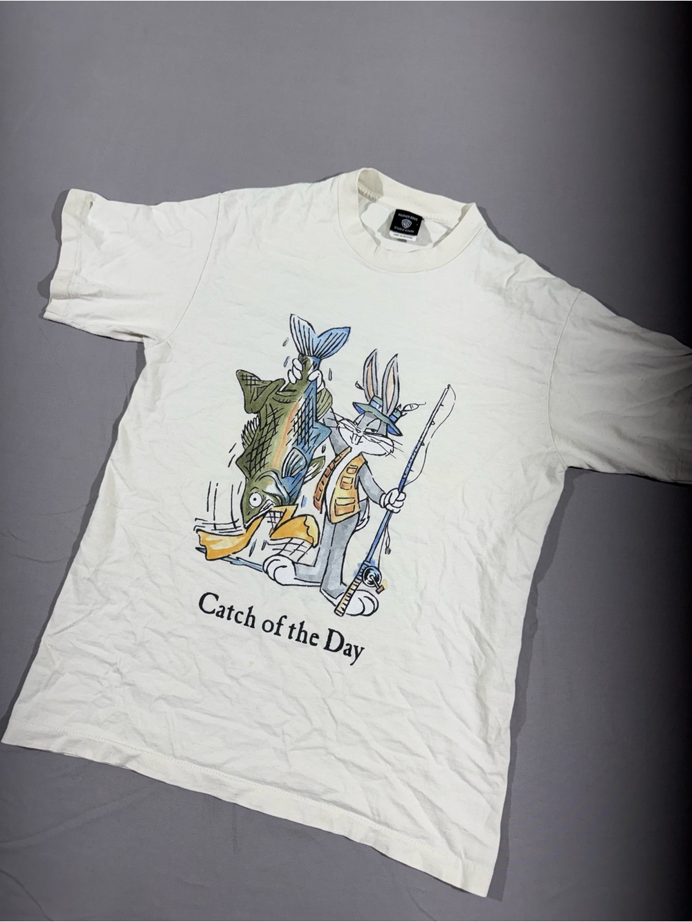 Vintage 1996 Bugs Bunny Warner Bros Fishing Catch Of The Day Graphic T-Shirt